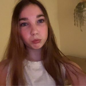 Meet your Posher, Chloe